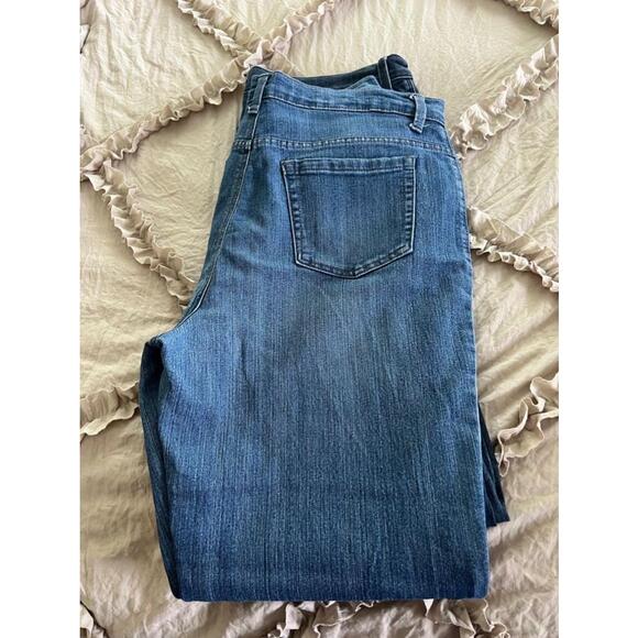 3 pairs of Women's Gloria Vanderbilt Amanda Classic Jeans - Size 16 Blue - Picture 4 of 5